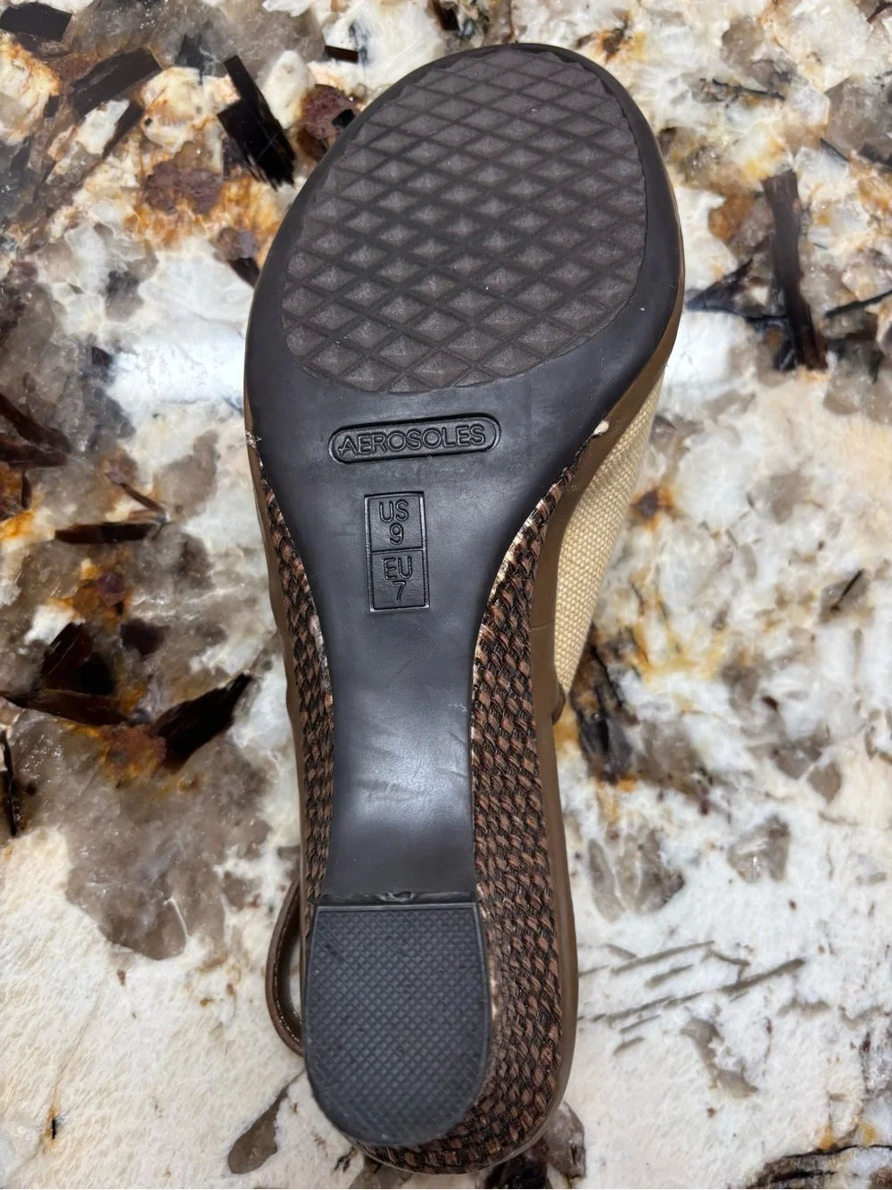 AEROSOLES lightweight canvas
